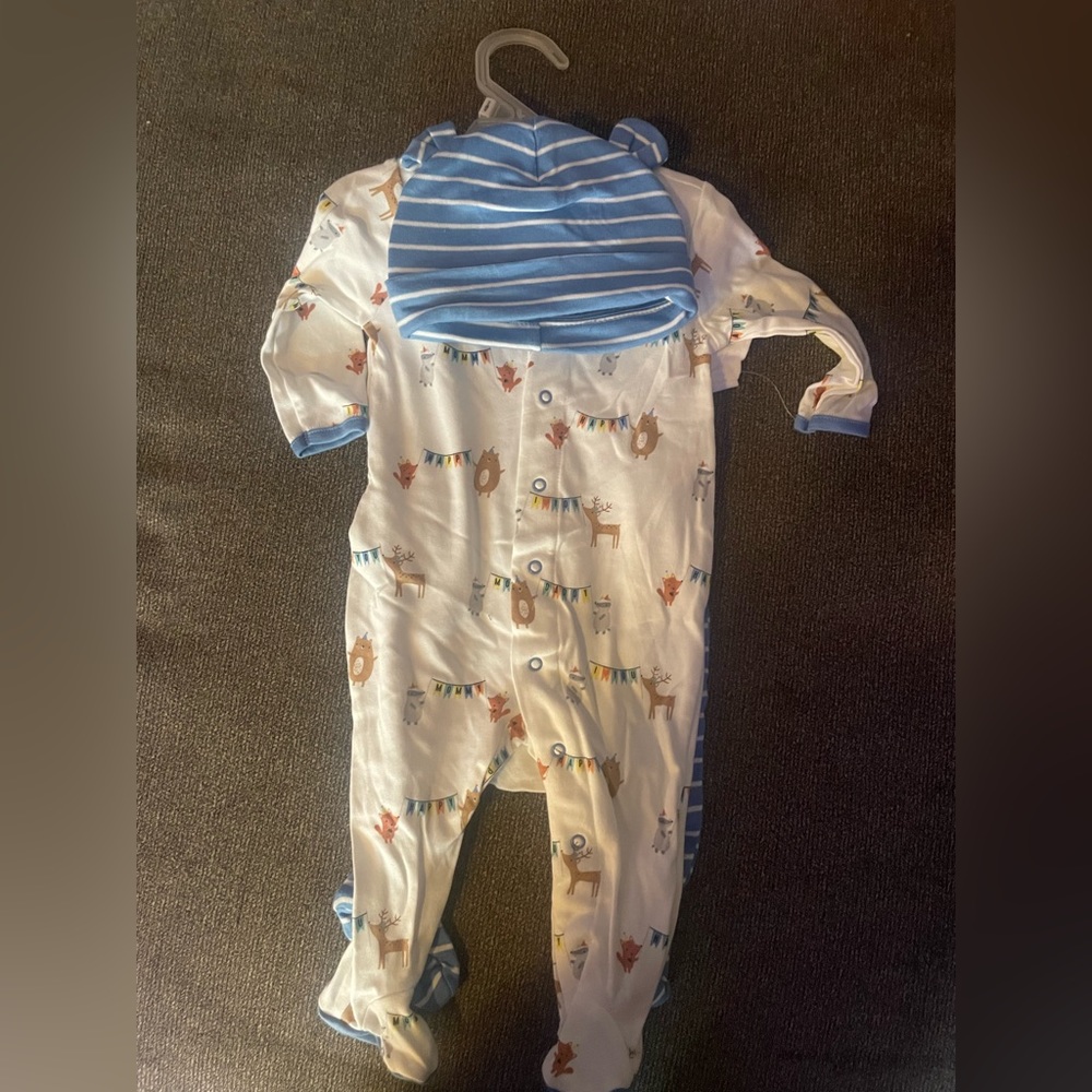 Infant 4 piece set Brand New Never Worn